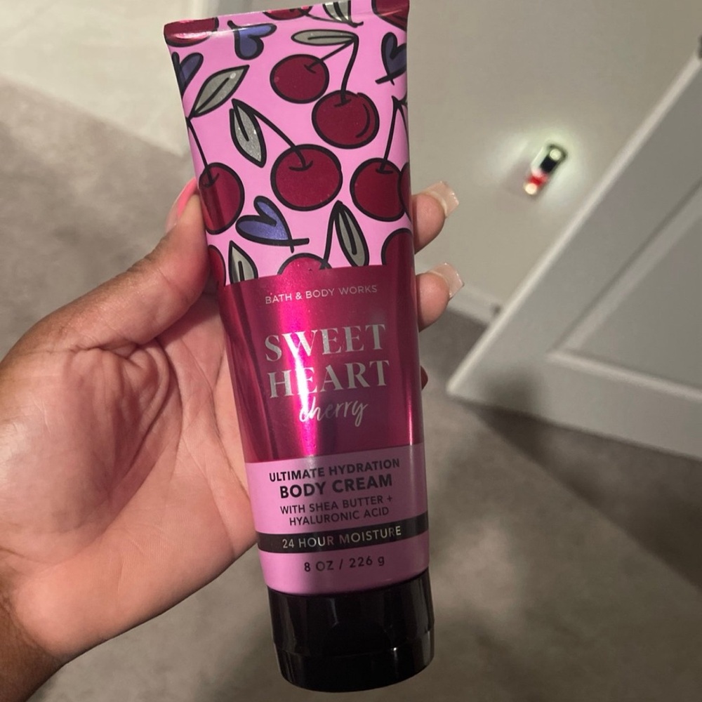 B&BW Sweetheart Cherry Lotion